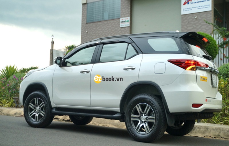 Ezbook car cung cấp đa dạng các mẫu xe phù hợp với mọi nhu cầu của khách hàng